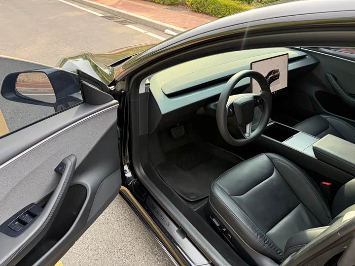 Tesla Model 3, 2023 — фото 9 из 9