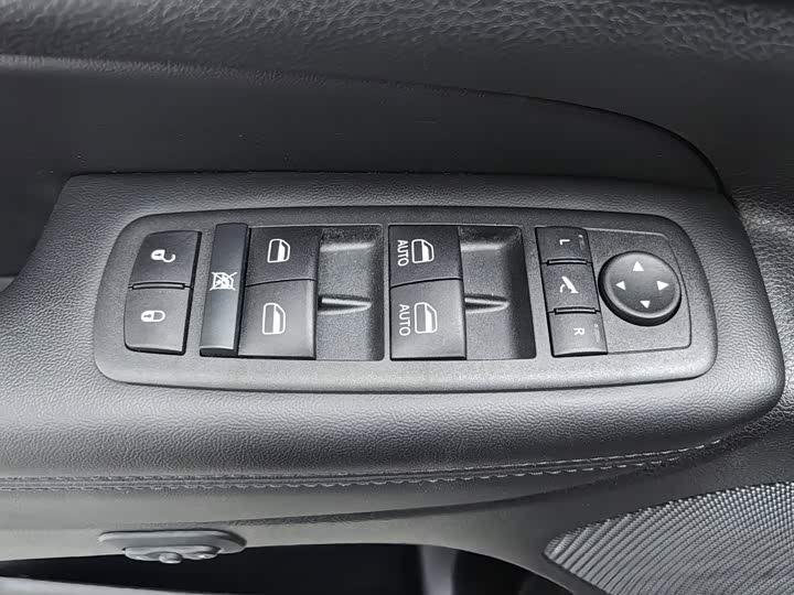 Jeep Grand Cherokee, 2022 — фото 9 из 9