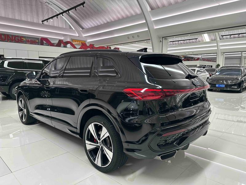 Audi Q5L, 2025 — фото 4 из 12