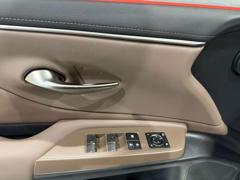 Lexus ES, 2024 — фото 10 из 12