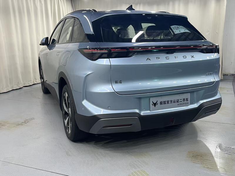 BAIC Arcfox Alpha T5, 2026 — фото 5 из 12