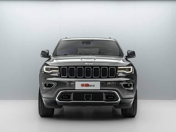 Jeep Grand Cherokee, 2023 — фото 2 из 9