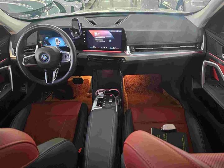 BMW iX1, 2024 — фото 4 из 9