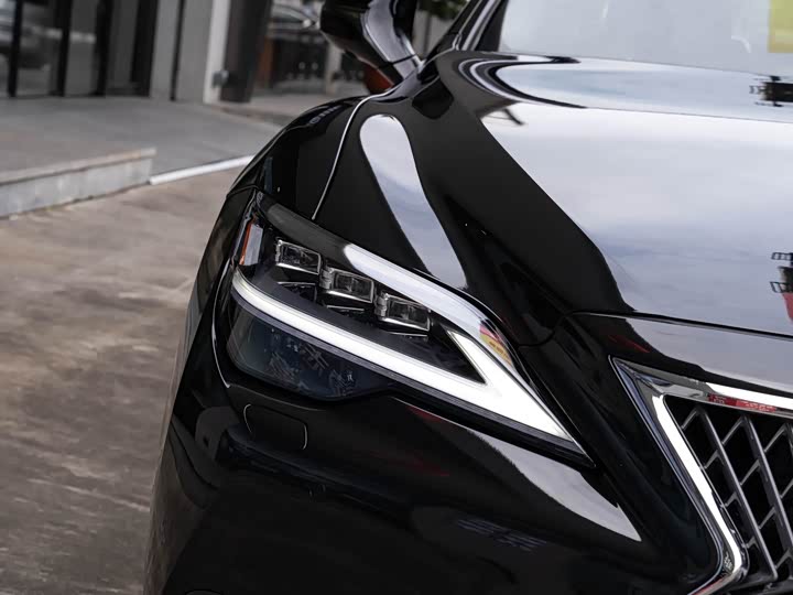 Lexus LS, 2021 — фото 6 из 9
