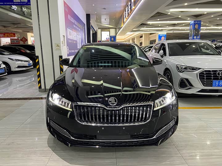 Skoda Superb, 2021 — фото 2 из 9
