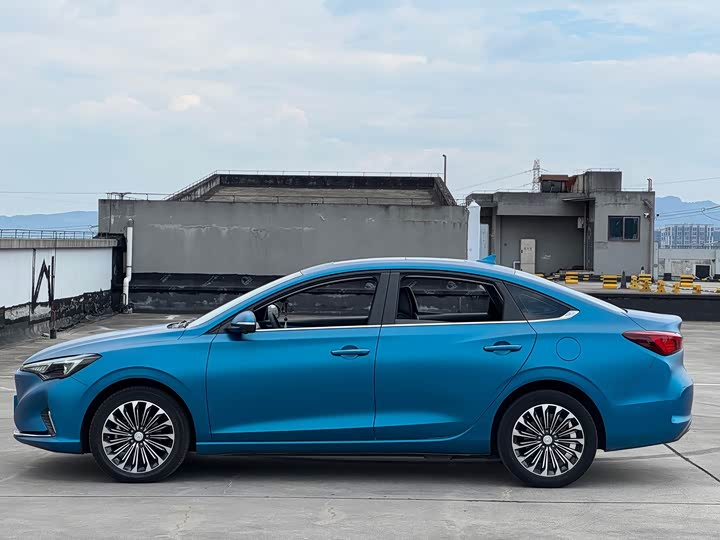 Changan Eado EV, 2022 — фото 7 из 9