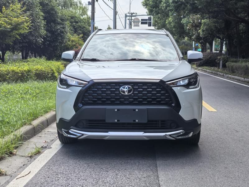 Toyota Corolla Cross, 2024 — фото 2 из 12