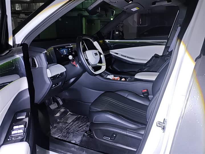 Geely Galaxy L7, 2023 — фото 4 из 9