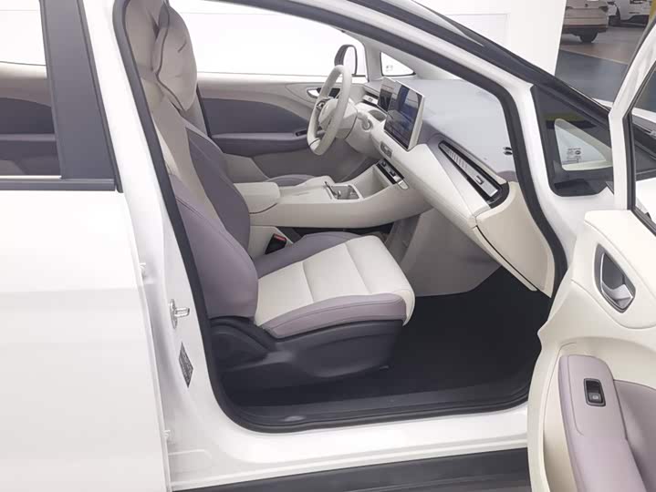 MG Motor 4 EV, 2025 — фото 3 из 5