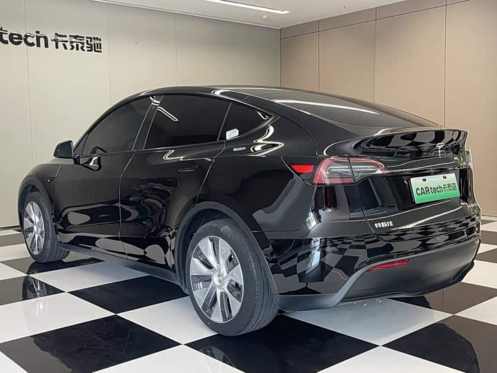 Tesla Model Y, 2023 — фото 7 из 9