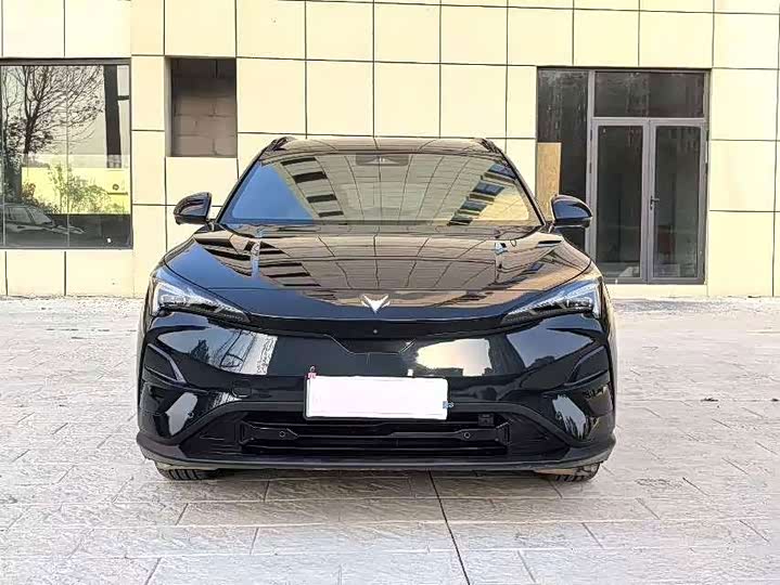 BAIC Arcfox Alpha T5, 2025 — фото 2 из 9