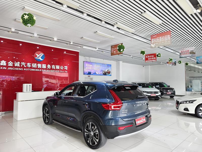 Volvo XC40, 2022 — фото 5 из 12