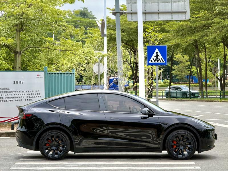 Tesla Model Y, 2022 — фото 7 из 12