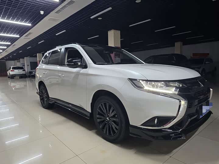 Mitsubishi Outlander, 2021 — фото 2 из 9