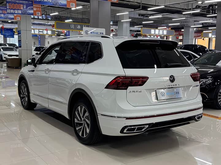 Volkswagen Tiguan L Hybrid, 2023 — фото 4 из 9