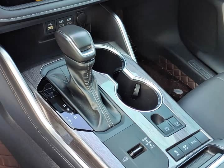Toyota Crown Kluger, 2024 — фото 9 из 9
