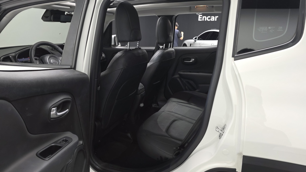 Jeep Renegade, 2022 — фото 11 из 12