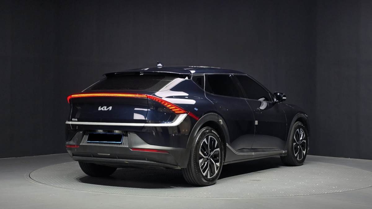 Kia EV6, 2022 — фото 2 из 12