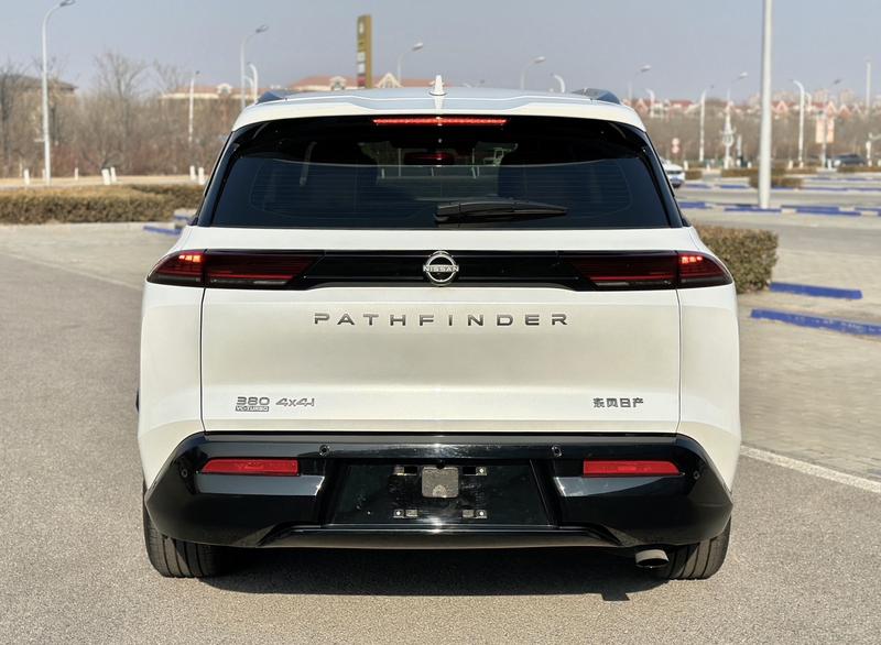 Nissan Pathfinder, 2023 — фото 6 из 12