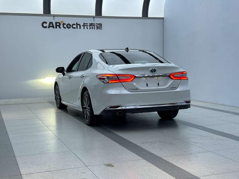 Toyota Camry, 2023 — фото 3 из 12