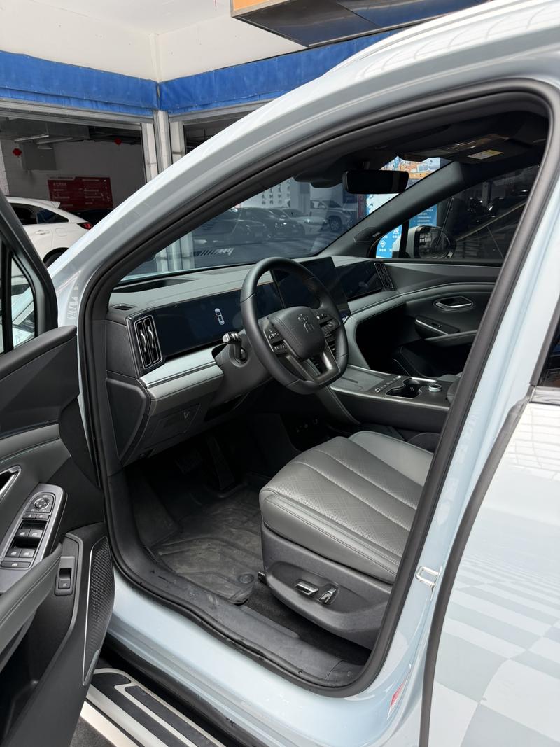 BYD Song L DM-i Hybrid, 2025 — фото 6 из 8