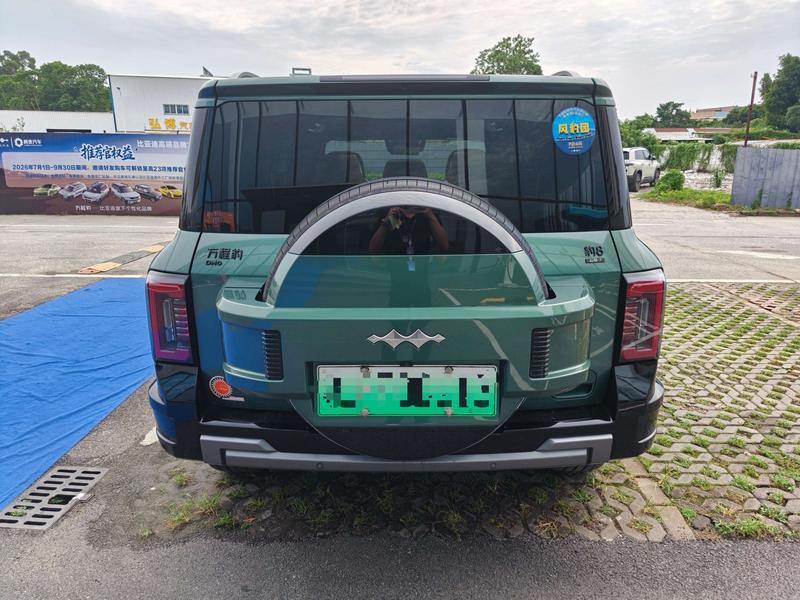 BYD FangChengBao Leopard 8, 2025 — фото 6 из 12
