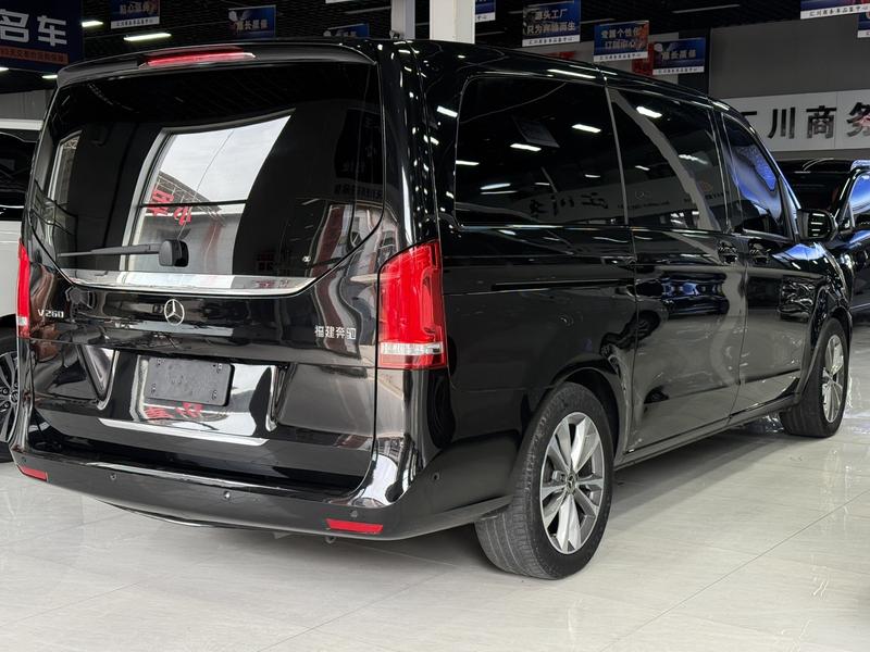 Mercedes-Benz V-Class, 2023 — фото 4 из 10