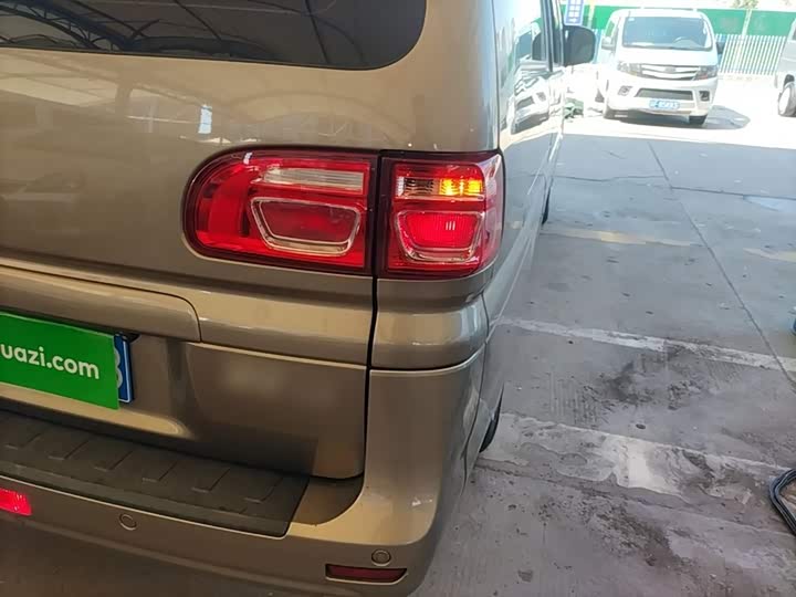 Dongfeng Forthing Lingzhi M5, 2024 — фото 8 из 9