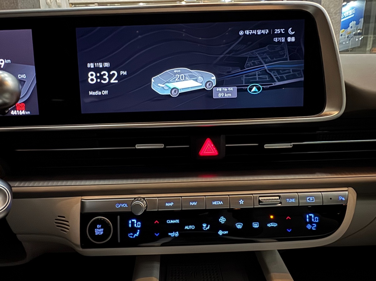 Hyundai Ioniq 6, 2023 — фото 11 из 12