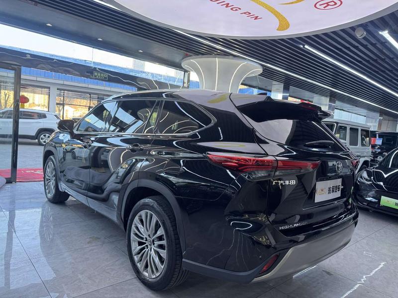 Toyota Highlander, 2023 — фото 4 из 12