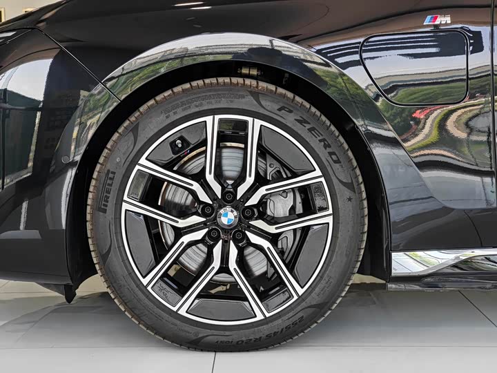 BMW i7, 2025 — фото 8 из 9