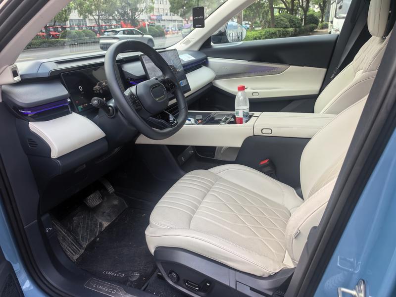 Lynk & Co 08 EM-P Hybrid, 2025 — фото 10 из 12