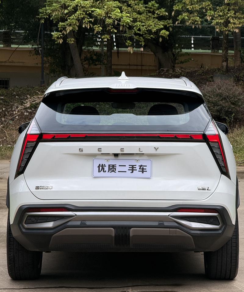Geely Atlas L, 2022 — фото 4 из 8