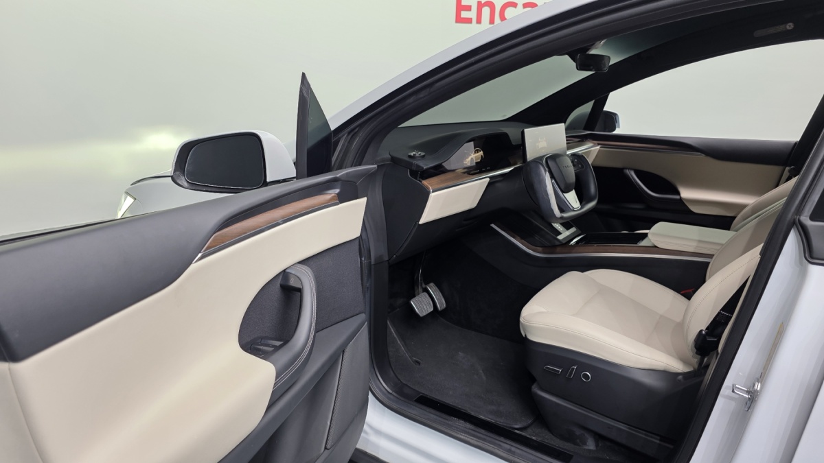 Tesla Model X, 2023 — фото 10 из 12