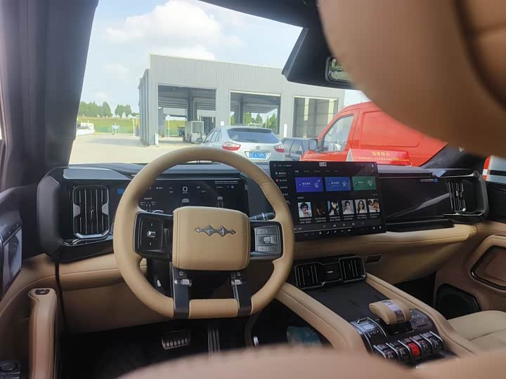 BYD FangChengBao Leopard 8, 2025 — фото 7 из 9
