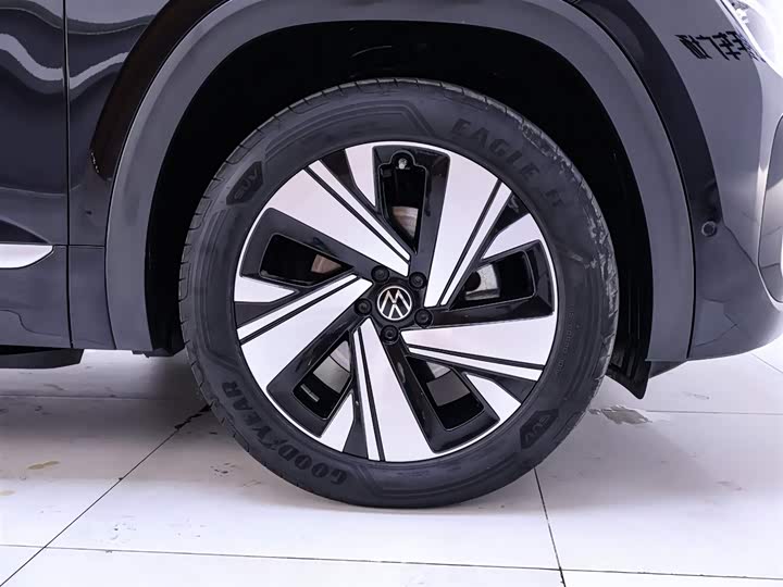 Volkswagen Teramont X, 2023 — фото 6 из 9