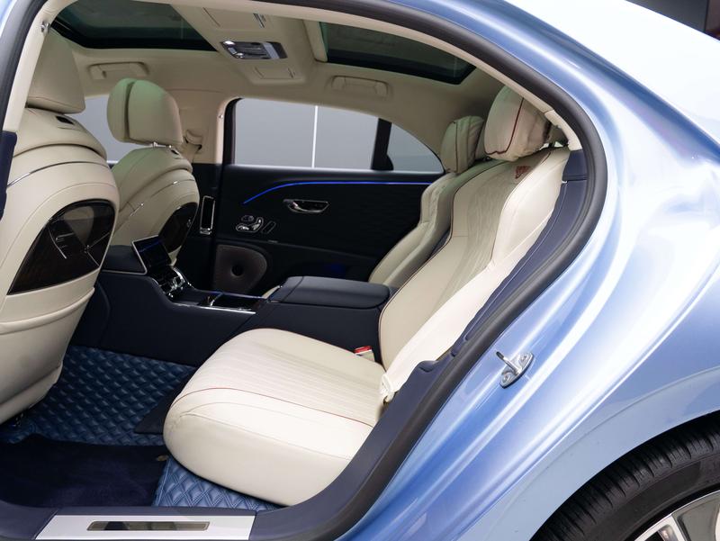 Bentley Flying Spur, 2022 — фото 10 из 11