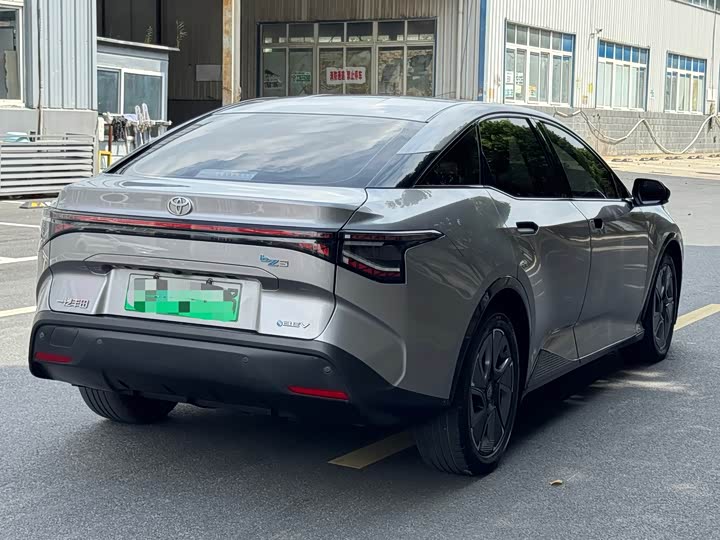 Toyota bZ3, 2024 — фото 4 из 9