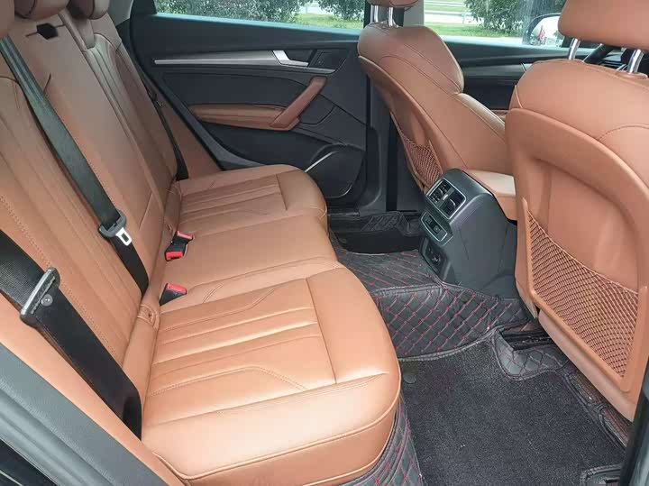 Audi Q5L, 2022 — фото 7 из 9