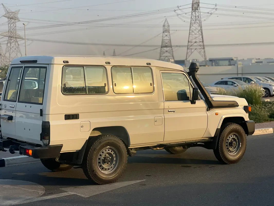 Toyota Land Cruiser 70 Series, 2026 — фото 3 из 10