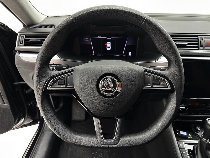 Skoda Superb, 2023 — фото 11 из 12