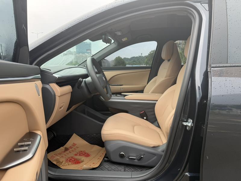 BAIC Arcfox Alpha T5, 2025 — фото 10 из 12