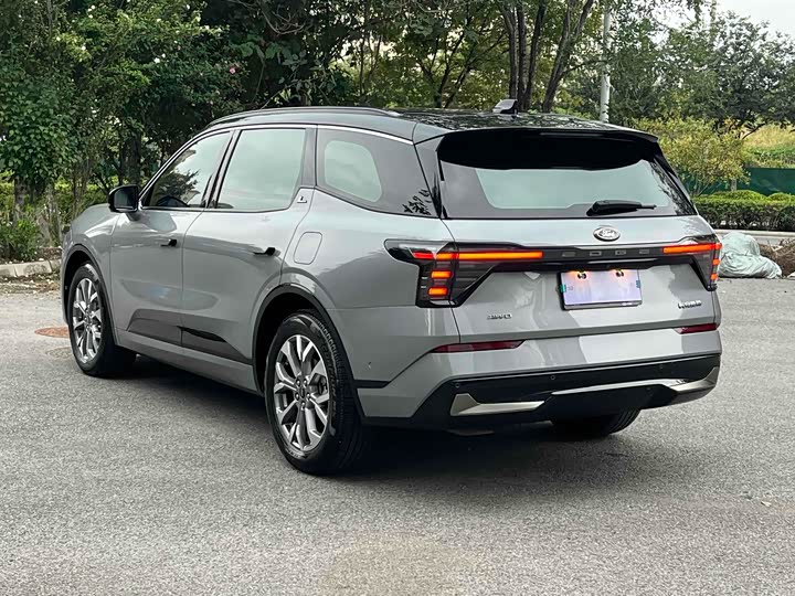 Ford Edge, 2023 — фото 4 из 12