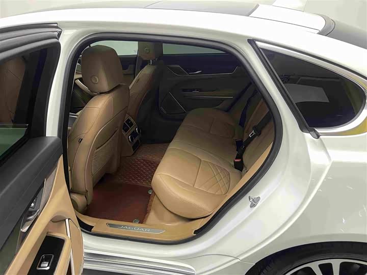 Jaguar XF L, 2022 — фото 5 из 9