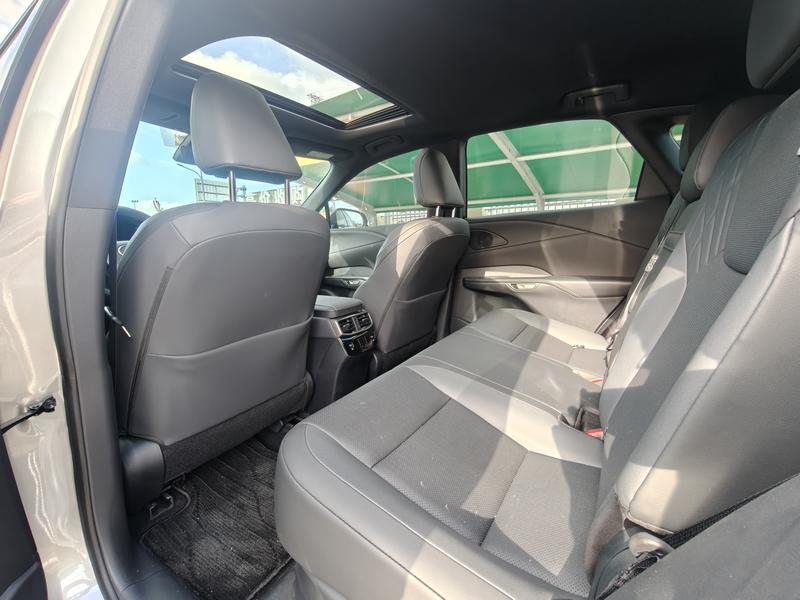 Lexus RX, 2025 — фото 9 из 10