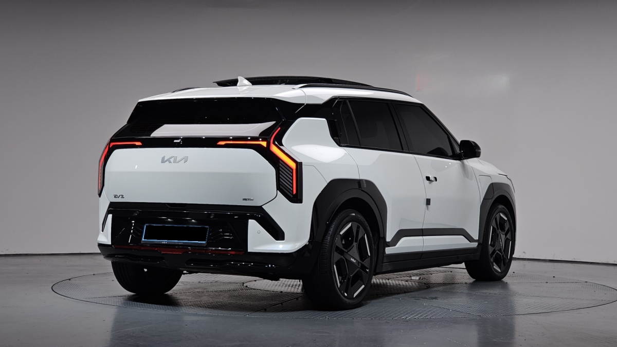 Kia EV3, 2024 — фото 2 из 12