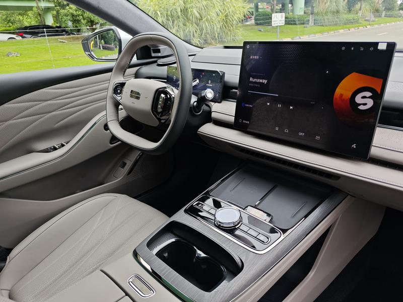 Geely Galaxy Starshine 8 EM-i, 2025 — фото 8 из 12