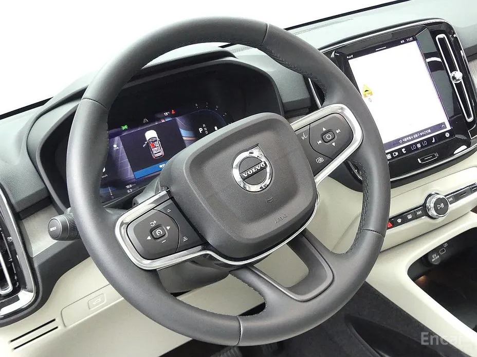 Volvo XC40, 2024 — фото 12 из 12