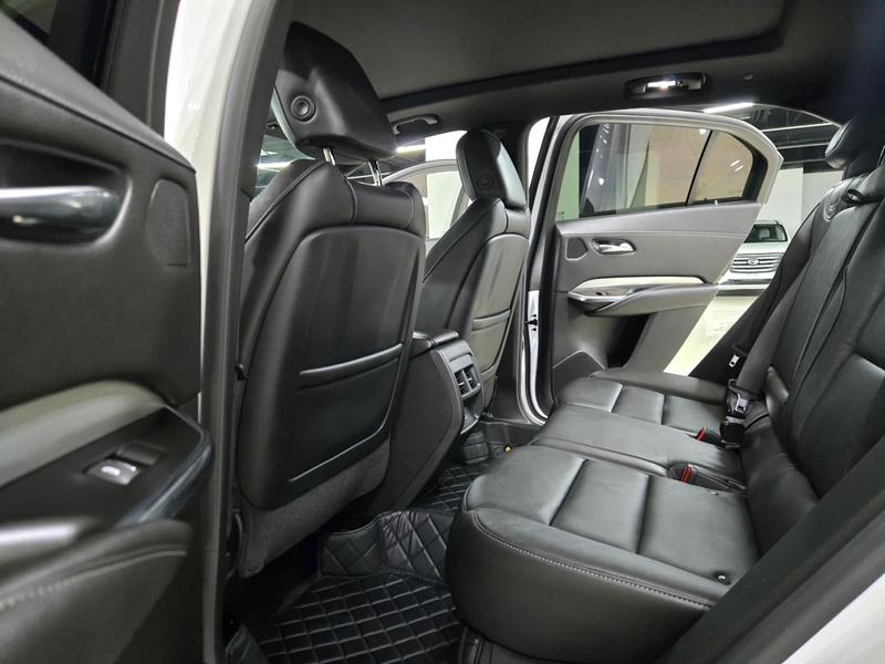 Cadillac XT4, 2023 — фото 7 из 8