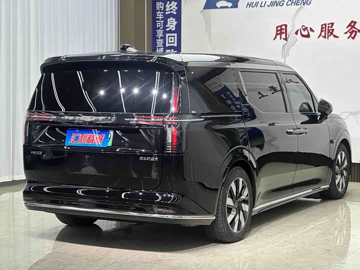 Volvo EM90, 2024 — фото 4 из 9